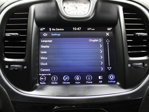 Used 2018 Chrysler 300 Touring w/ Sport Appearance Package image 18