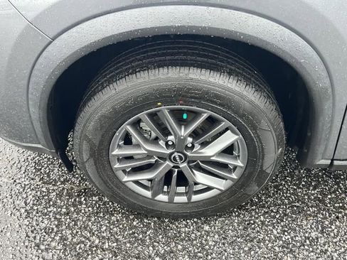 Used 2024 Nissan Rogue S image 16