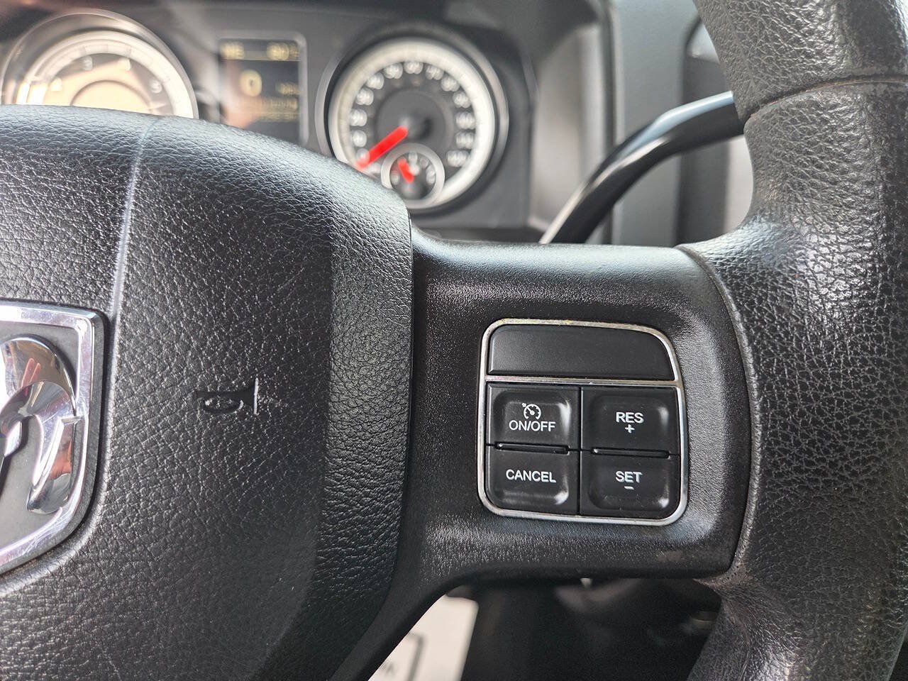 Used 2015 RAM 2500 Tradesman w/ Chrome Appearance Group AWD/4WD image 17