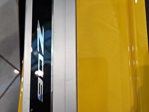 Used 2025 Chevrolet Corvette Z06 RWD image 34