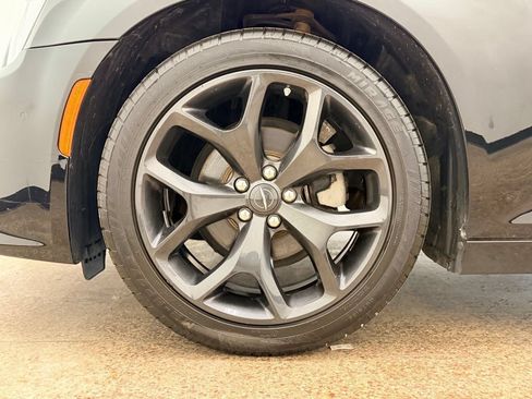 Used 2022 Chrysler 300 Touring L RWD image 25