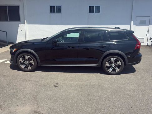 Used 2023 Volvo V60 B5 Cross Country Plus AWD/4WD image 8