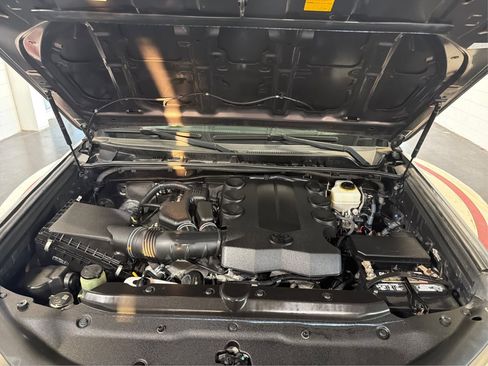Used 2014 Toyota 4Runner SR5 Premium RWD image 11