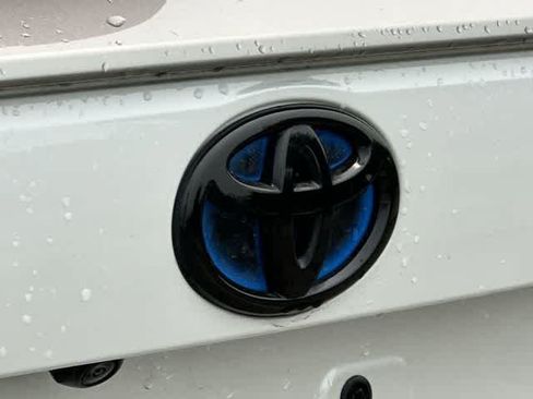 Used 2024 Toyota RAV4 XSE w/ Weather Package AWD/4WD image 18