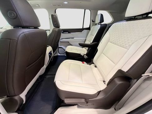 Used 2025 GMC Acadia Denali w/ Super Cruise Package AWD/4WD image 23
