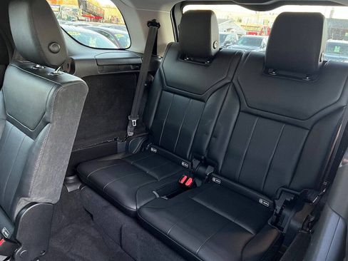 Used 2017 Land Rover Discovery HSE AWD/4WD image 39