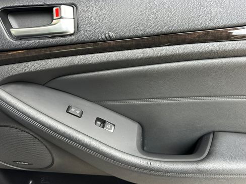 Used 2014 Kia Cadenza Premium FWD image 19