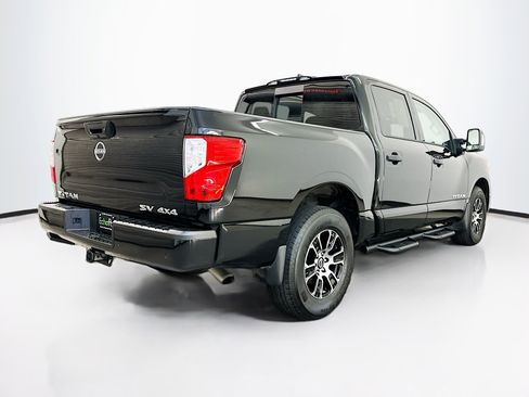 Used 2024 Nissan Titan SV w/ SV Convenience Package image 9