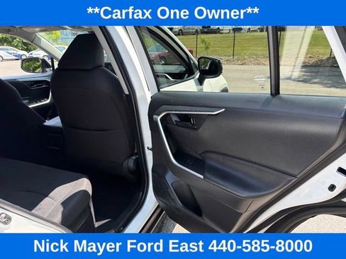 Used 2022 Toyota RAV4 LE AWD/4WD image 15