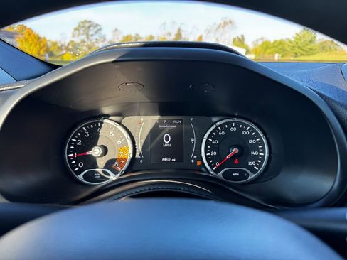 Used 2021 Jeep Renegade Sport image 25