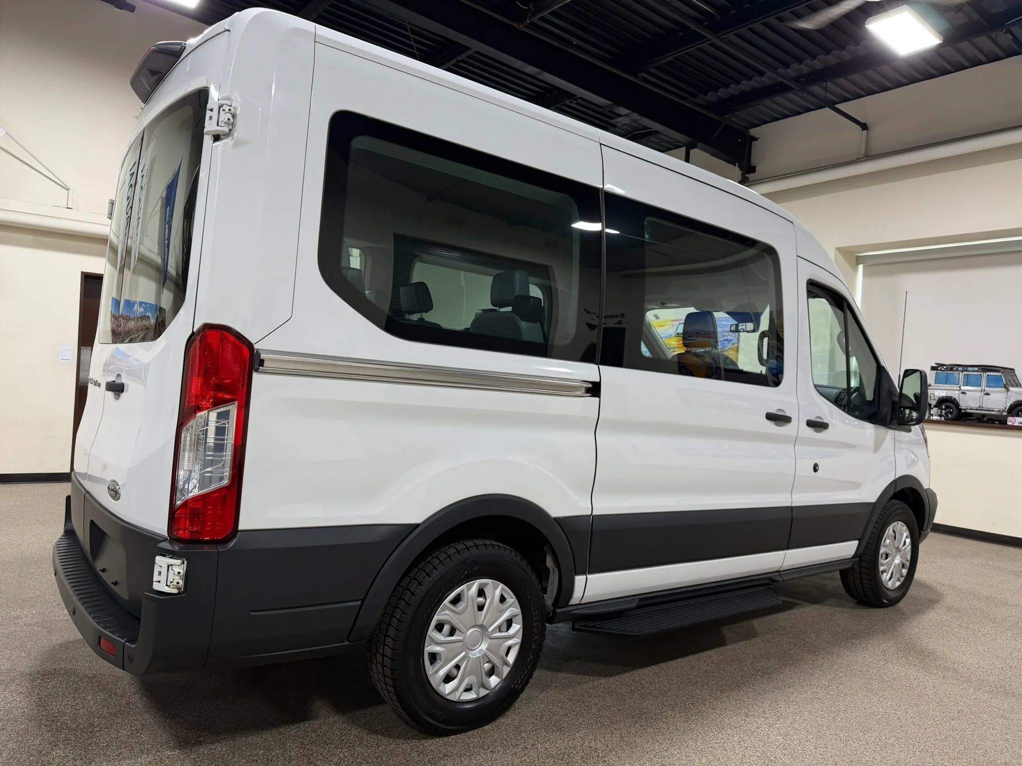 Used 2018 Ford Transit 150 XL RWD image 16