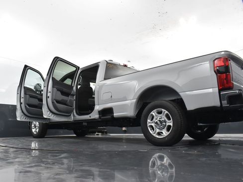 New 2026 Ford F250 XLT w/ XLT Premium Package RWD image 39