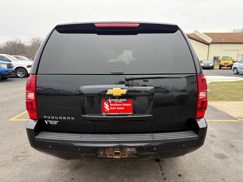 Used 2014 Chevrolet Suburban LT image 7
