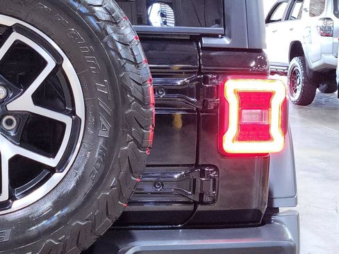 Used 2024 Jeep Wrangler Unlimited Rubicon w/ Safety Group AWD/4WD image 22