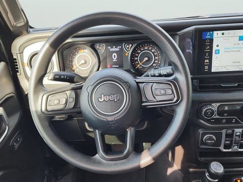 Used 2025 Jeep Wrangler Unlimited Sport AWD/4WD image 10