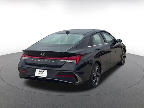 Used 2025 Hyundai Elantra SEL image 15