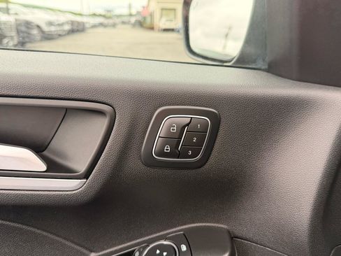 Used 2025 Ford Escape Platinum AWD/4WD image 8