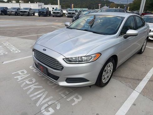 Used 2014 Ford Fusion S image 2