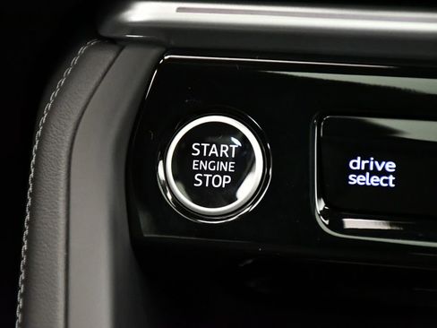 Used 2025 Audi Q5 Premium w/ Convenience Package image 28