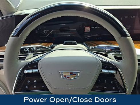 Used 2025 Cadillac Escalade Sport Platinum AWD/4WD image 4