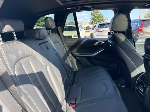 Used 2021 BMW X5 sDrive40i w/ M Sport Package RWD image 12