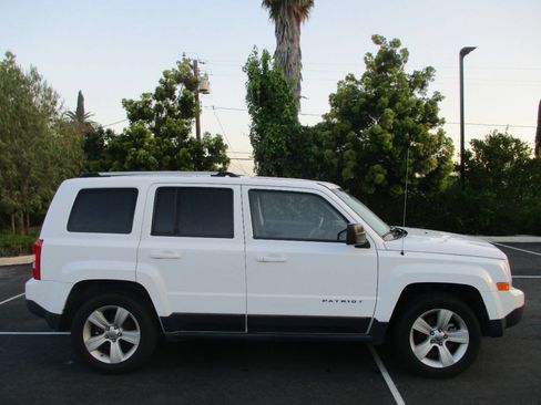Used 2014 Jeep Patriot Sport FWD image 4