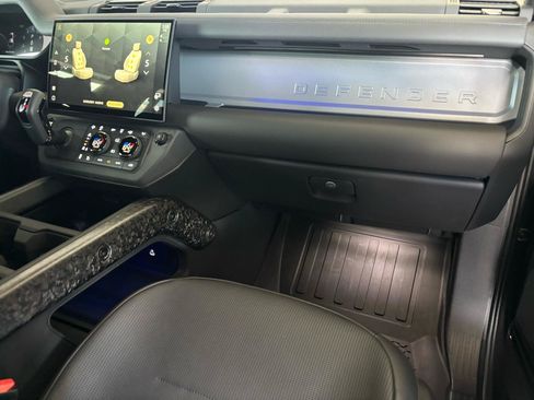 Used 2026 Land Rover Defender 110 AWD/4WD image 36