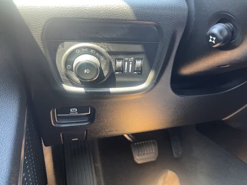 Used 2021 Jeep Grand Cherokee L Summit w/ Luxury Tech Group V image 27