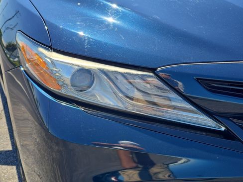 Used 2019 Toyota Camry XSE image 7