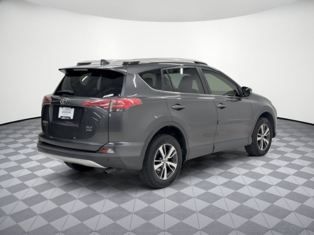 Used 2016 Toyota RAV4 XLE w/ Convenience Package AWD/4WD image 9