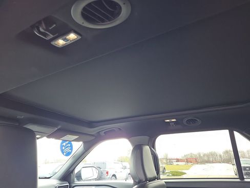 Used 2024 Ford Explorer ST-Line w/ Class IV Trailer Tow Package image 30