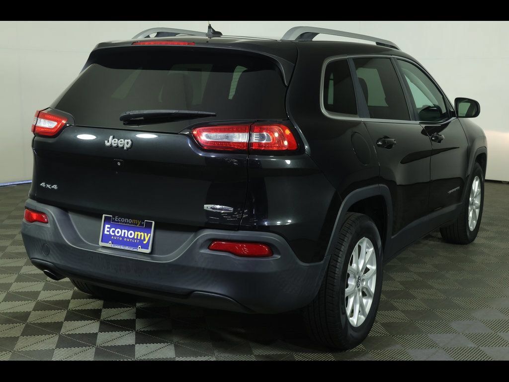 Used 2015 Jeep Cherokee Latitude AWD/4WD image 8