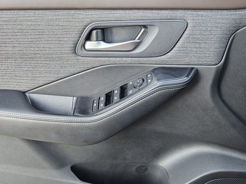 Used 2023 Nissan Rogue SV FWD image 28