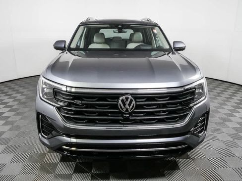 Certified 2025 Volkswagen Atlas SEL Premium R-Line image 29
