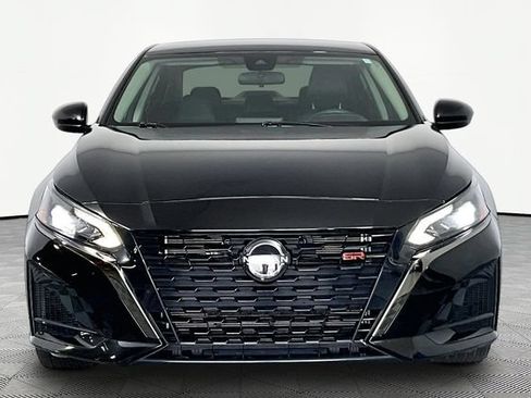 Used 2024 Nissan Altima 2.5 SR FWD image 3