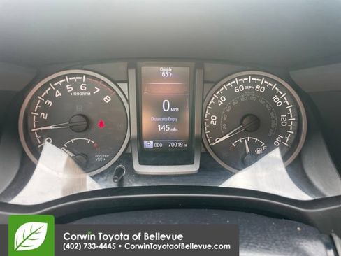 Used 2017 Toyota Tacoma TRD Off-Road w/ Tow Package (A/T) AWD/4WD image 17