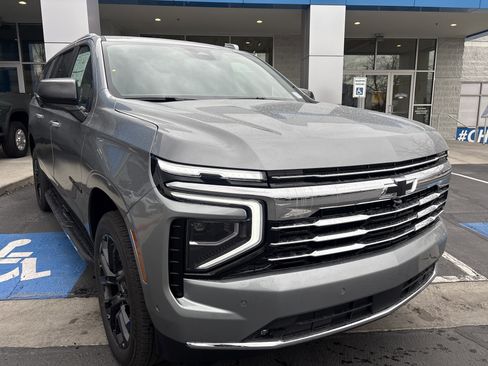 New 2026 Chevrolet Suburban LT w/ Comfort Package image 7