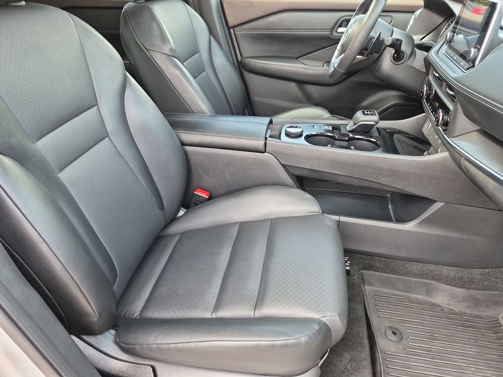 Certified 2023 Nissan Rogue SV w/ SV Premium B Package AWD/4WD image 29