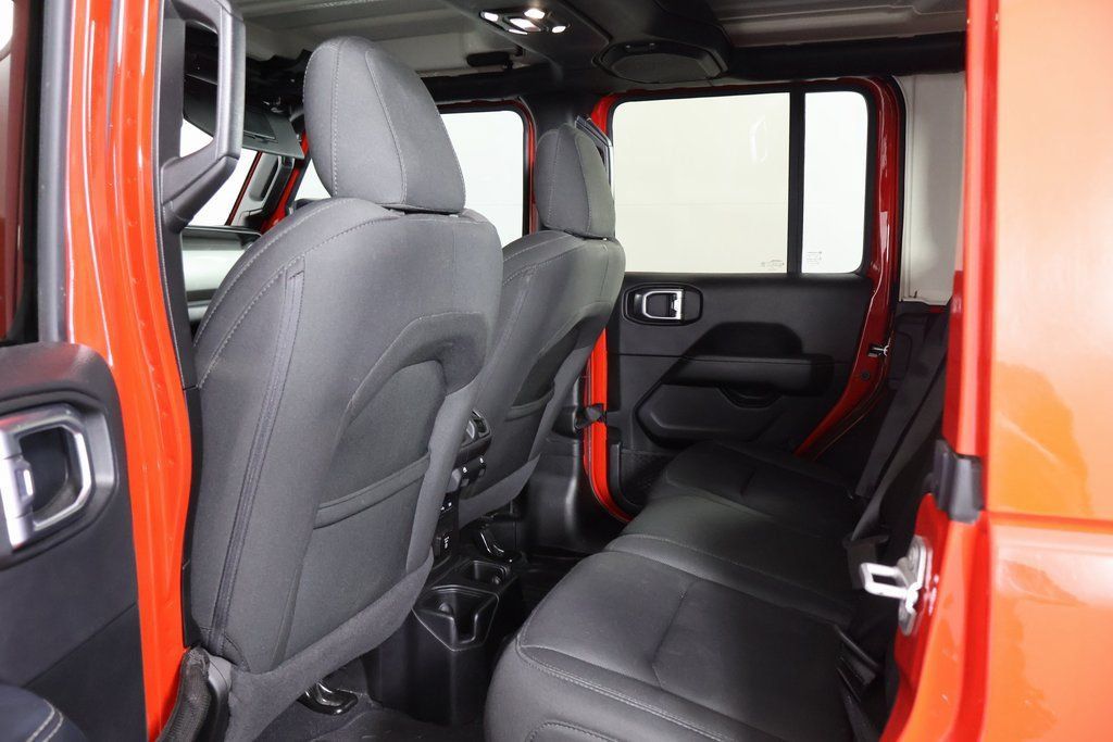 Used 2020 Jeep Wrangler Unlimited Sahara AWD/4WD image 10