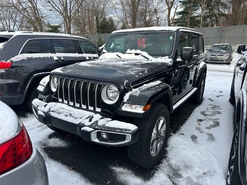 Certified 2022 Jeep Wrangler Unlimited Sahara w/ Cold Weather Group image 4