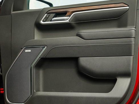 New 2026 GMC Sierra 1500 SLT w/ SLT Premium Plus Package image 8