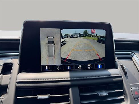 Used 2022 Chevrolet Suburban LT w/ LT Signature Package RWD image 57