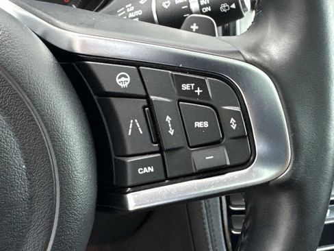 Certified 2020 Jaguar F-PACE Prestige AWD/4WD image 29