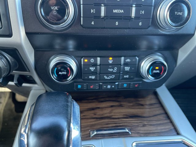 Used 2020 Ford F150 Lariat w/ Equipment Group 502A Luxury AWD/4WD image 19