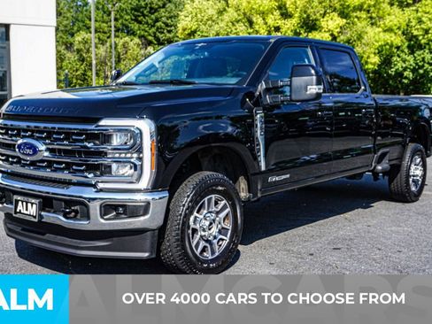 Used 2023 Ford F350 Lariat image 3