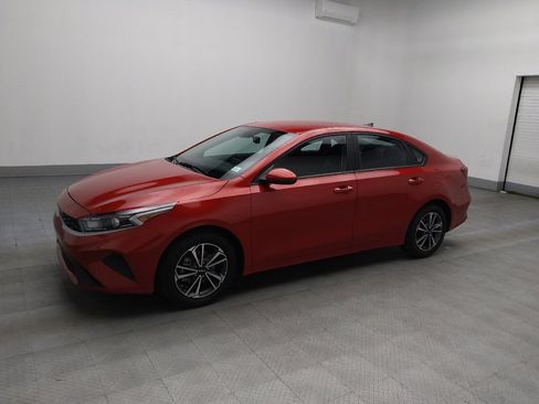 Used 2024 Kia Forte LXS image 2