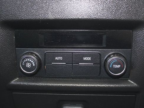 Used 2020 Chevrolet Traverse LT w/ Driver Confidence II Package AWD/4WD image 23