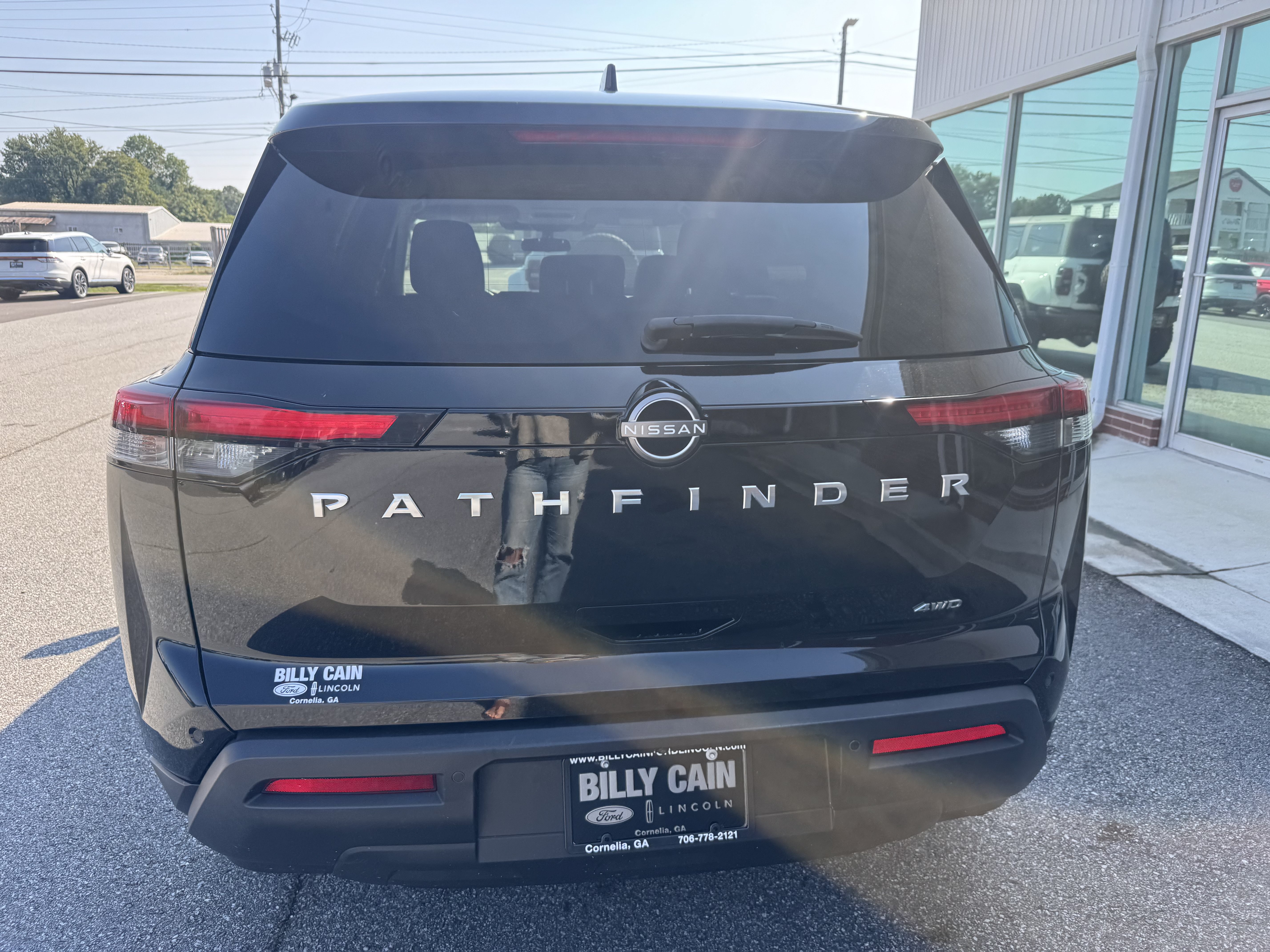 Used 2022 Nissan Pathfinder S AWD/4WD image 3