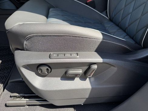 New 2025 Volkswagen Atlas Cross Sport SEL Premium R-Line image 11