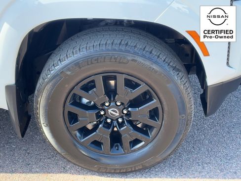 Certified 2023 Nissan Frontier SV w/ Midnight Edition Package image 9